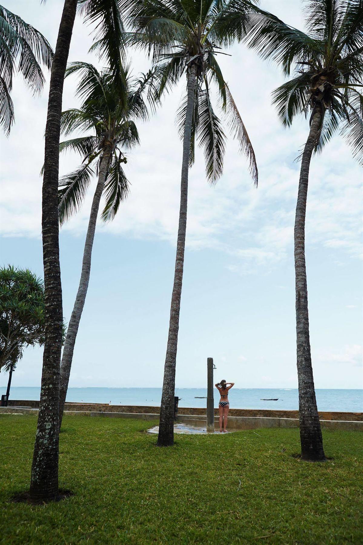 Neptune Village Beach Resort & Spa Galu Bagian luar foto